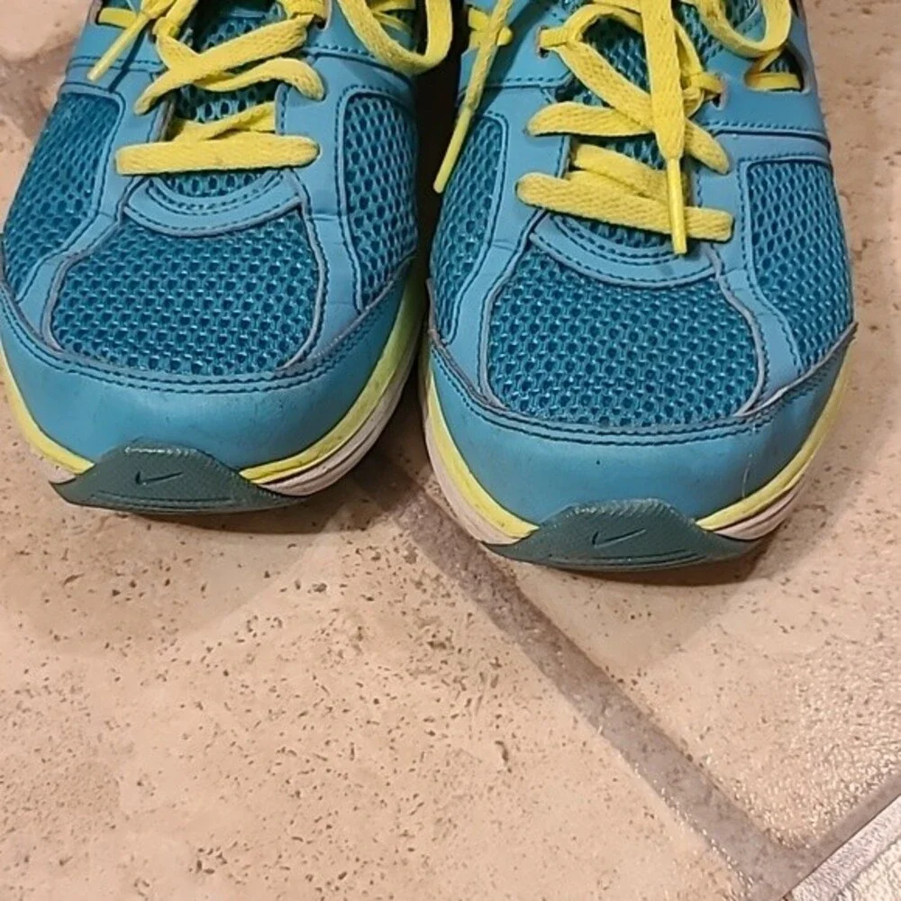 Nike Women's Dual Fusion Lite Platinum Turquoise Sneakers 599560-403 Size 8.5